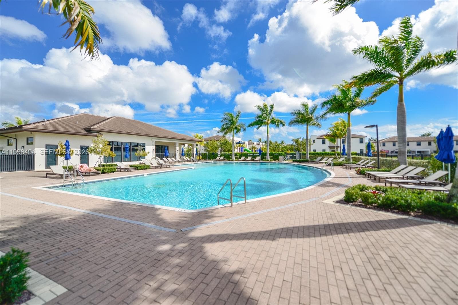 640 NE 207th St, Miami FL 33179 — 46