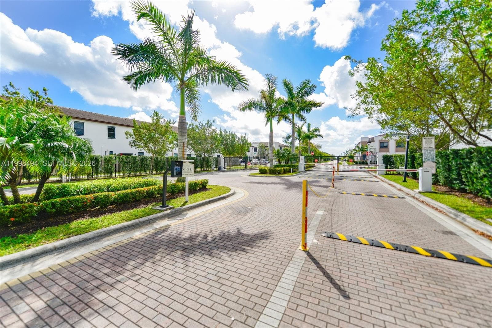 640 NE 207th St, Miami FL 33179 — 43