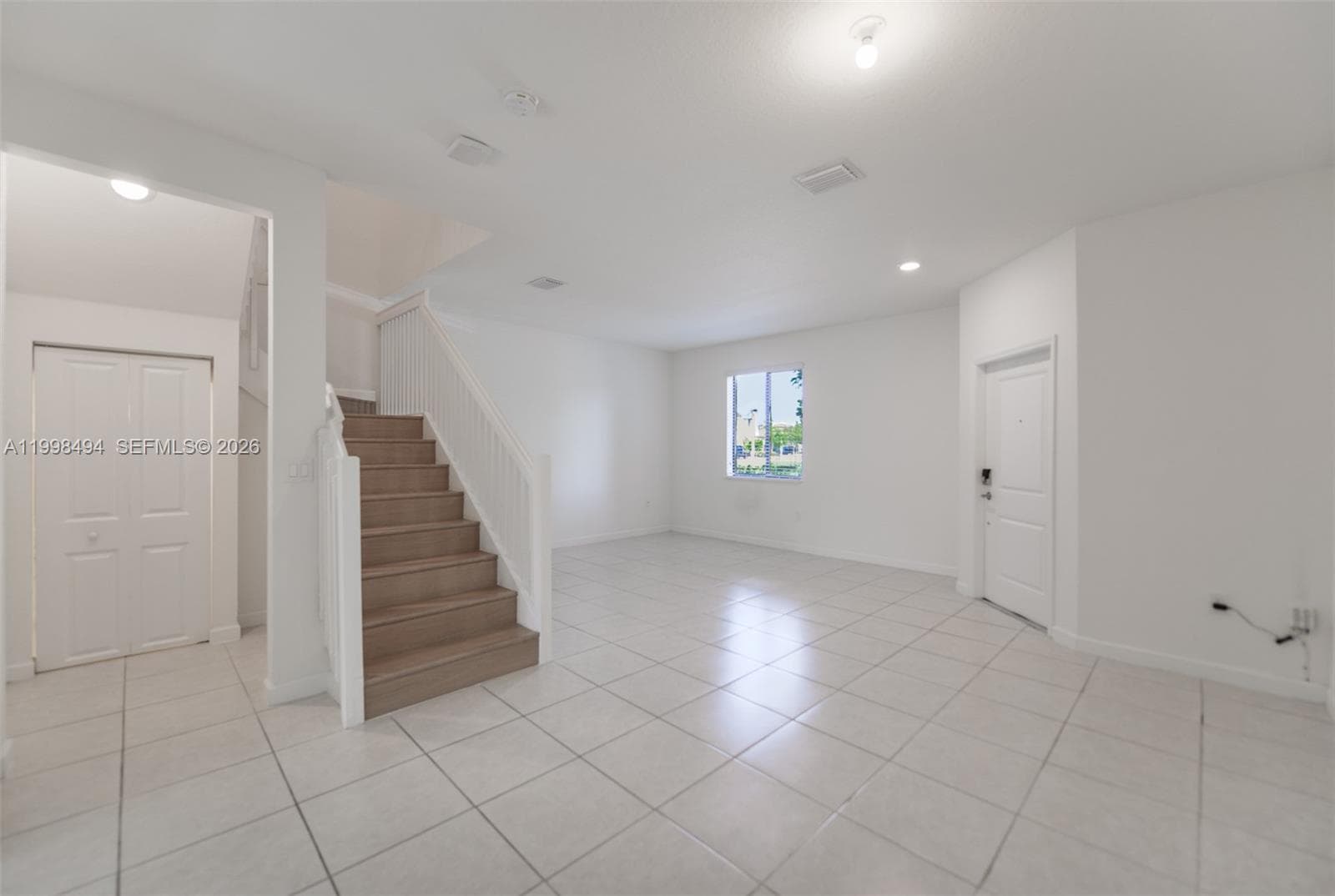 640 NE 207th St, Miami FL 33179 — 3
