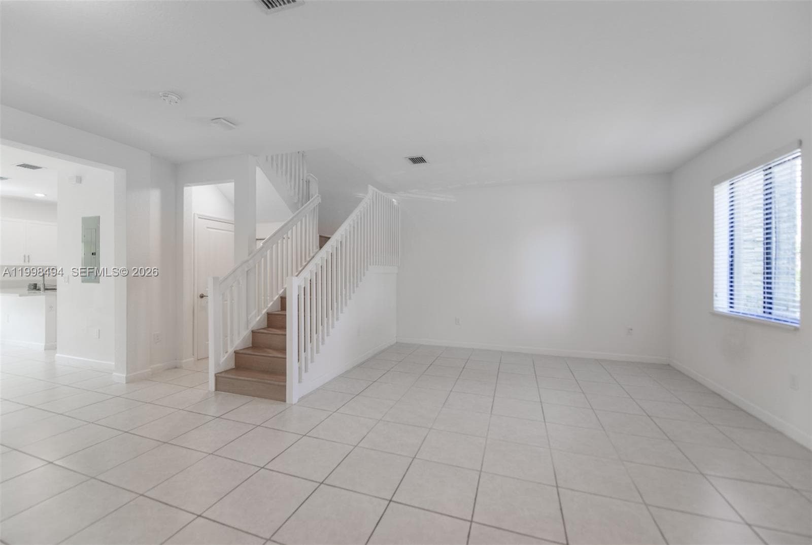 640 NE 207th St, Miami FL 33179 — 1
