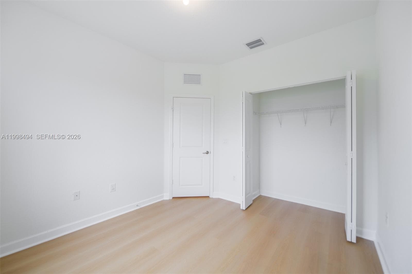 640 NE 207th St, Miami FL 33179 — 28