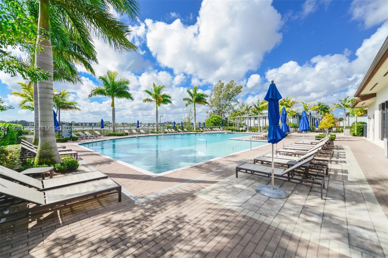 640 NE 207th St, Miami FL 33179 — 45