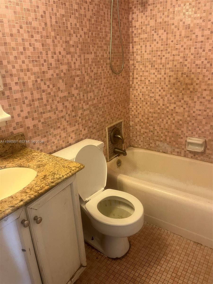 7545 E Treasure Dr # 5H, North Bay Village FL 33141 — 18