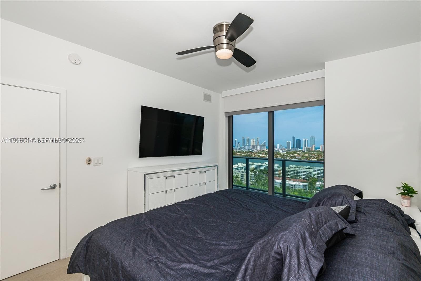 16385 Biscayne Blvd # 2118, North Miami Beach FL 33160 — 13