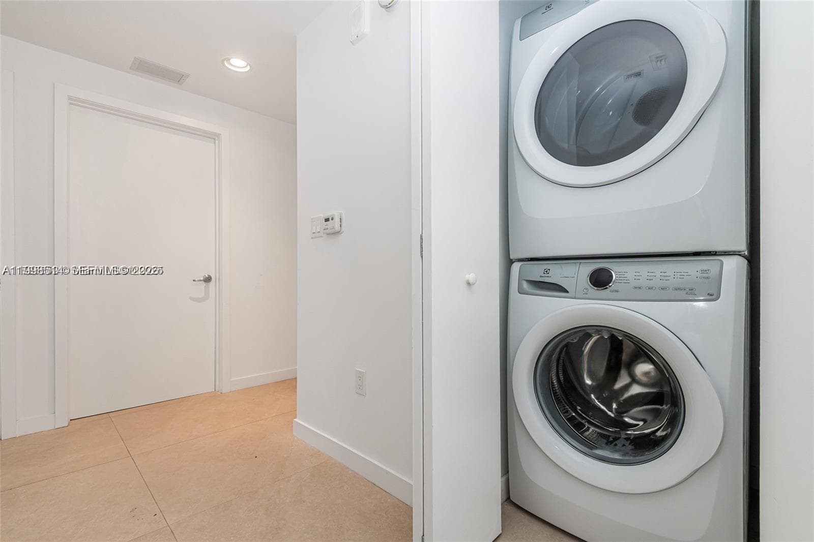 16385 Biscayne Blvd # 2118, North Miami Beach FL 33160 — 17