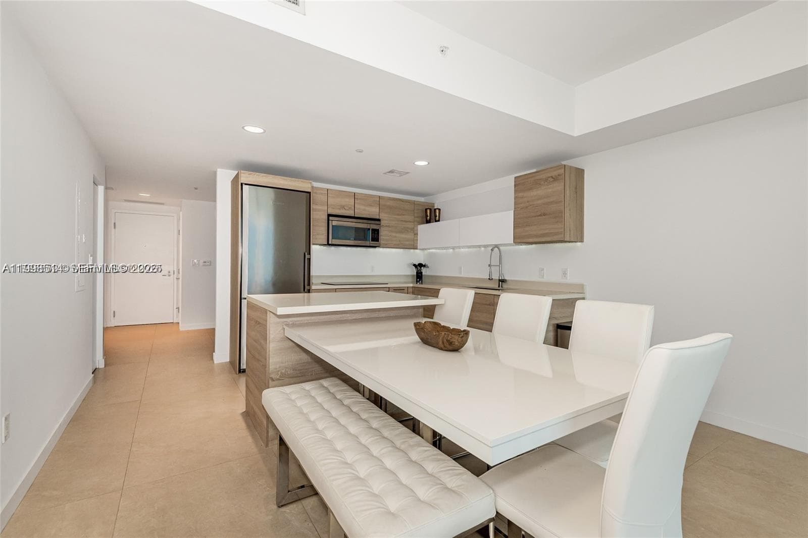 16385 Biscayne Blvd # 2118, North Miami Beach FL 33160 — 26