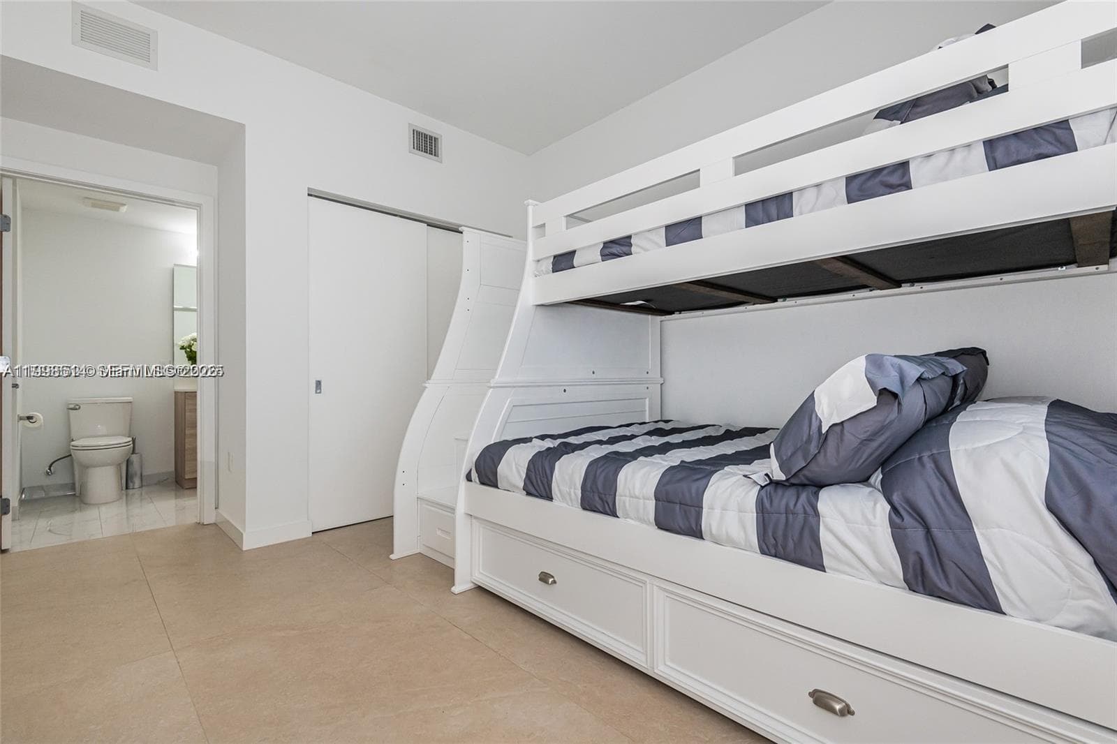 16385 Biscayne Blvd # 2118, North Miami Beach FL 33160 — 15