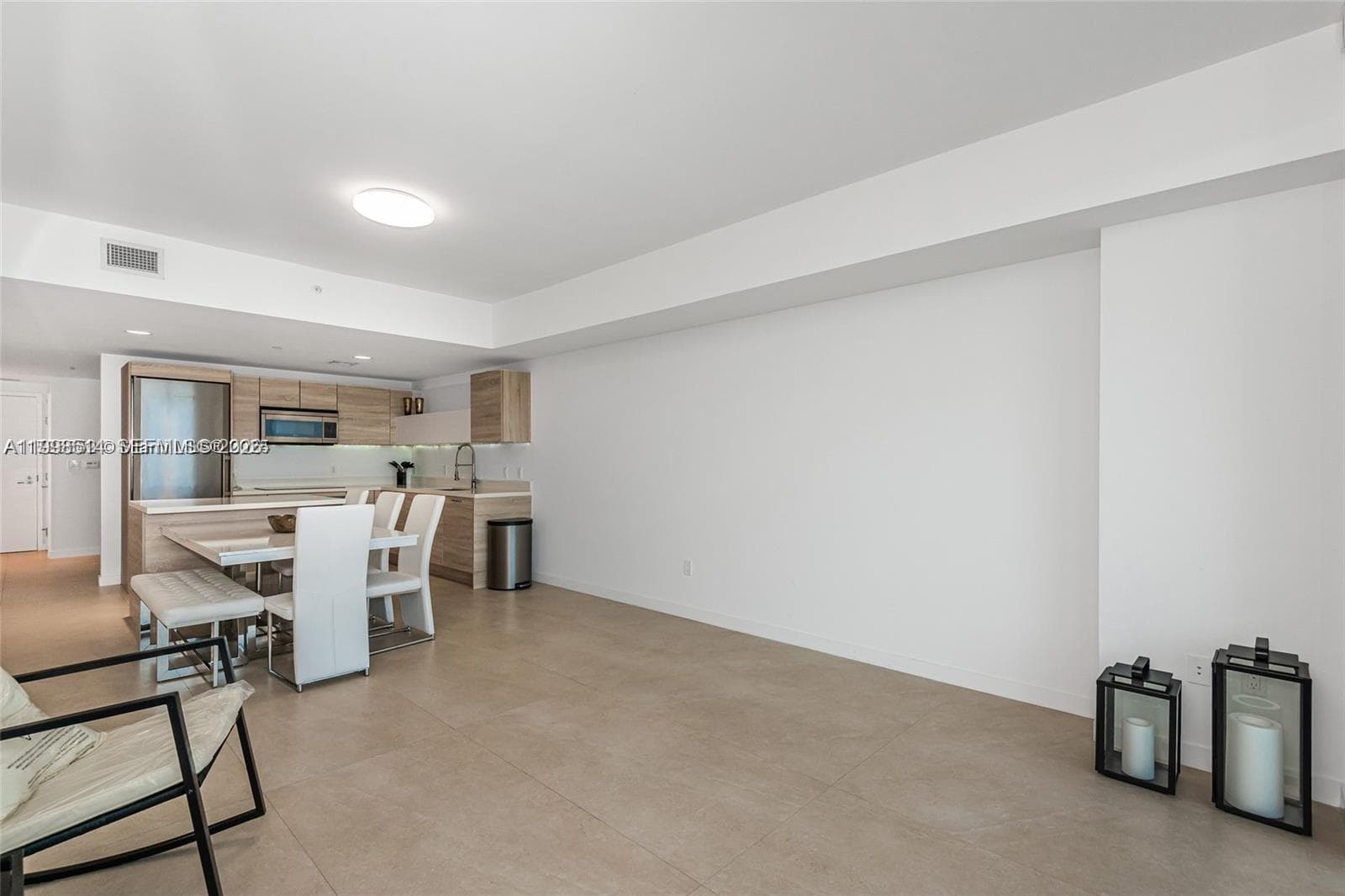 16385 Biscayne Blvd # 2118, North Miami Beach FL 33160 — 19