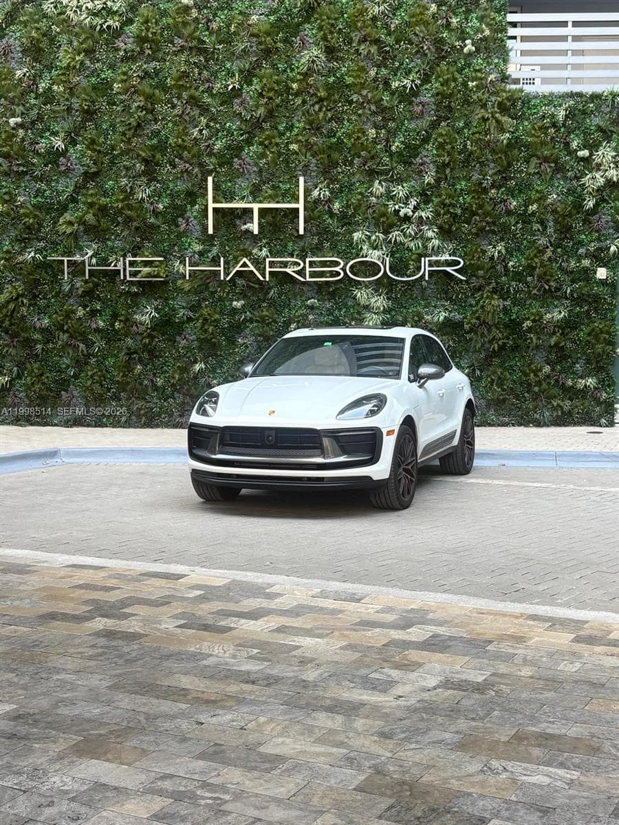 16385 Biscayne Blvd # 2118, North Miami Beach FL 33160 — 4