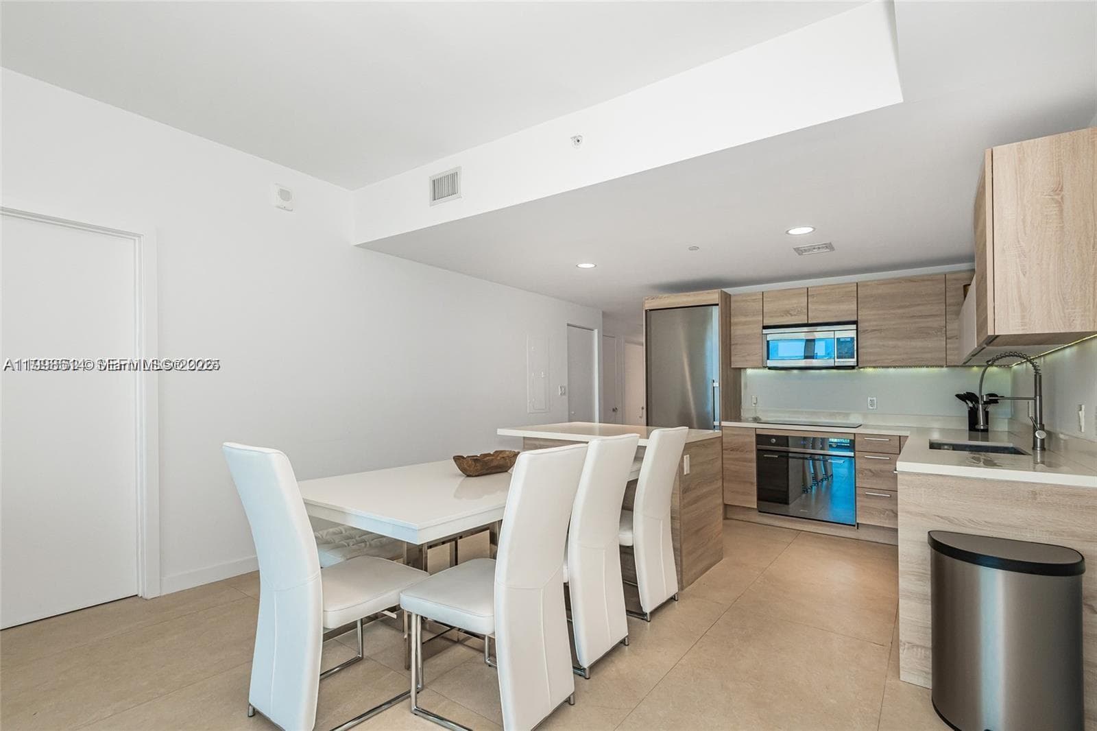 16385 Biscayne Blvd # 2118, North Miami Beach FL 33160 — 25
