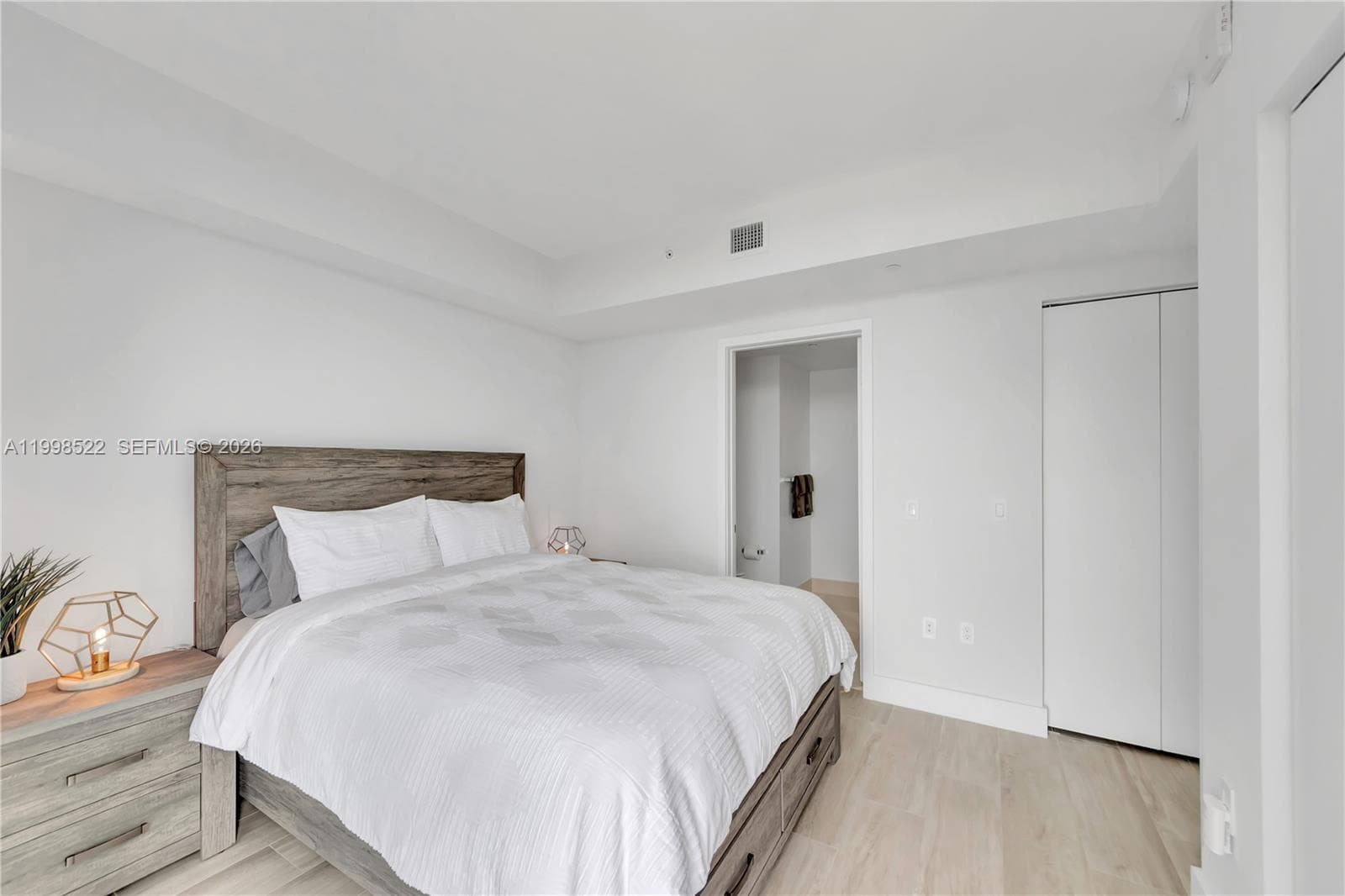 121 NE 34th St # 2815, Miami FL 33137 — 27