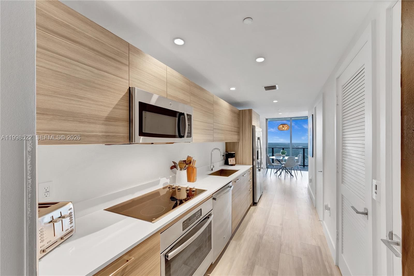 121 NE 34th St # 2815, Miami FL 33137 — 2
