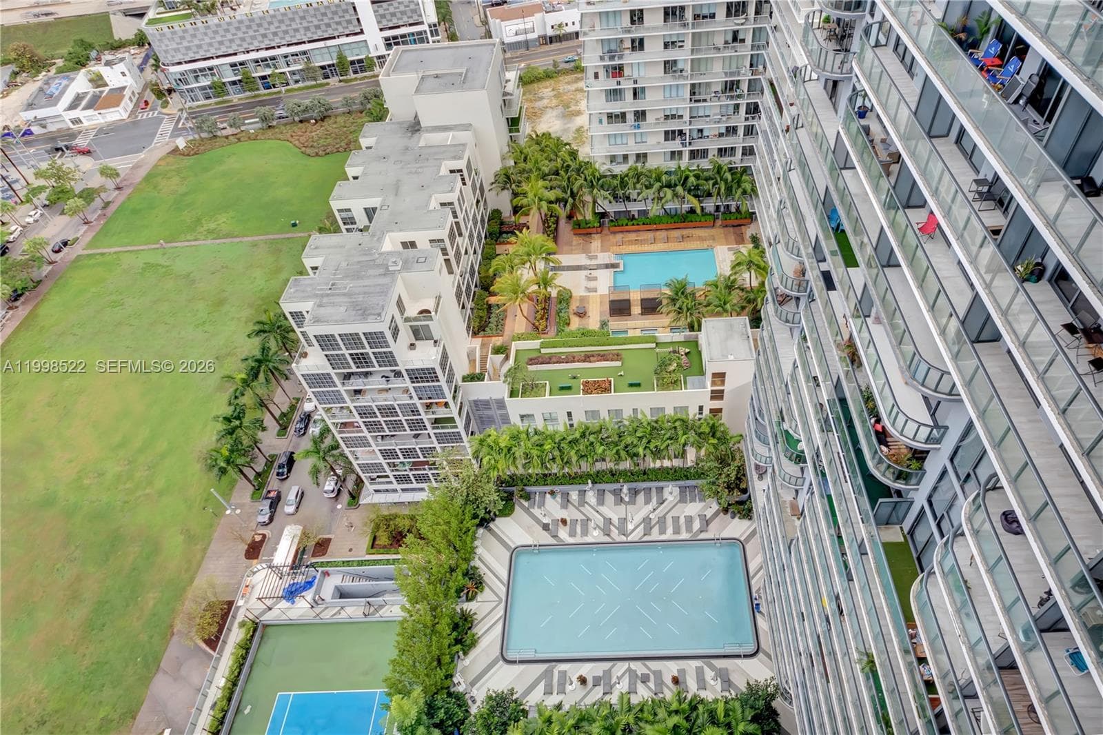 121 NE 34th St # 2815, Miami FL 33137 — 36