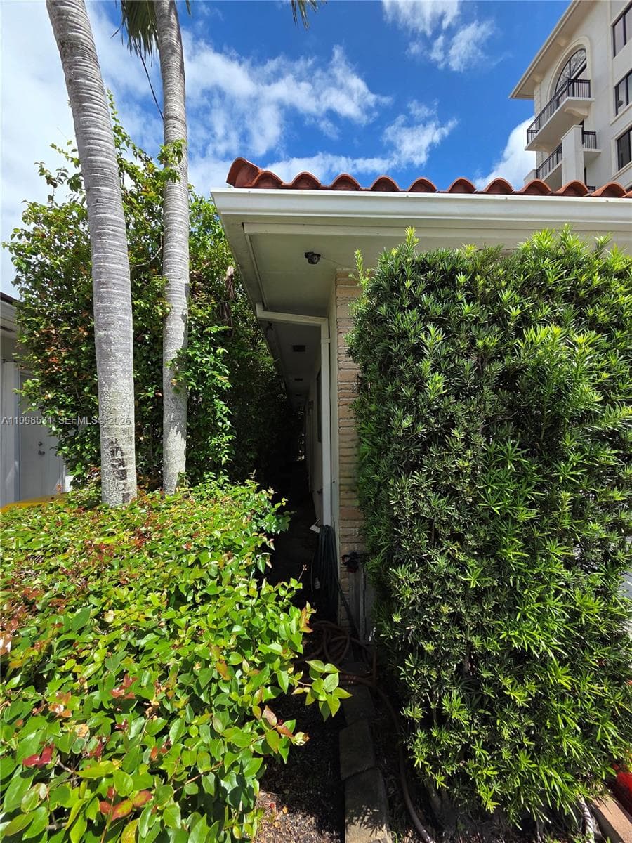 345 Malaga Ave, Coral Gables FL 33134 — 17