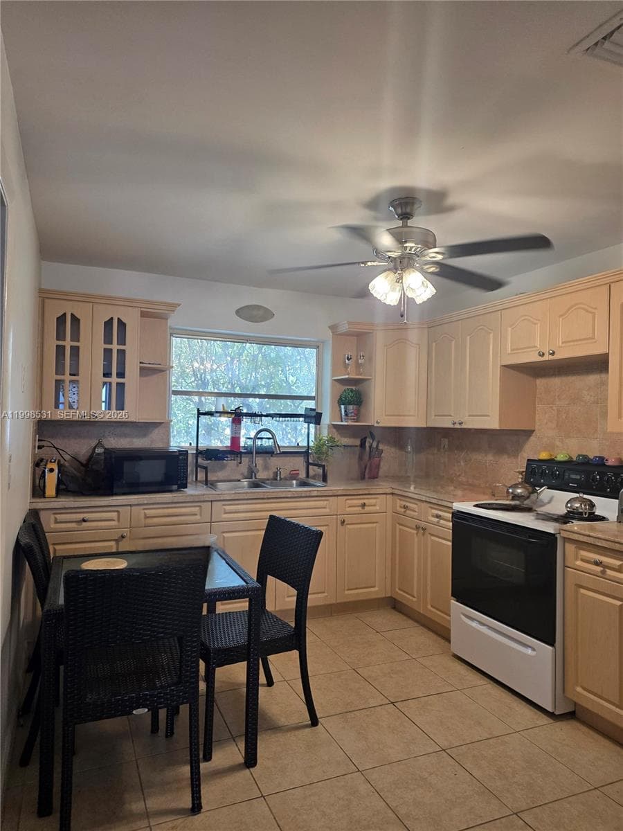 345 Malaga Ave, Coral Gables FL 33134 — 16