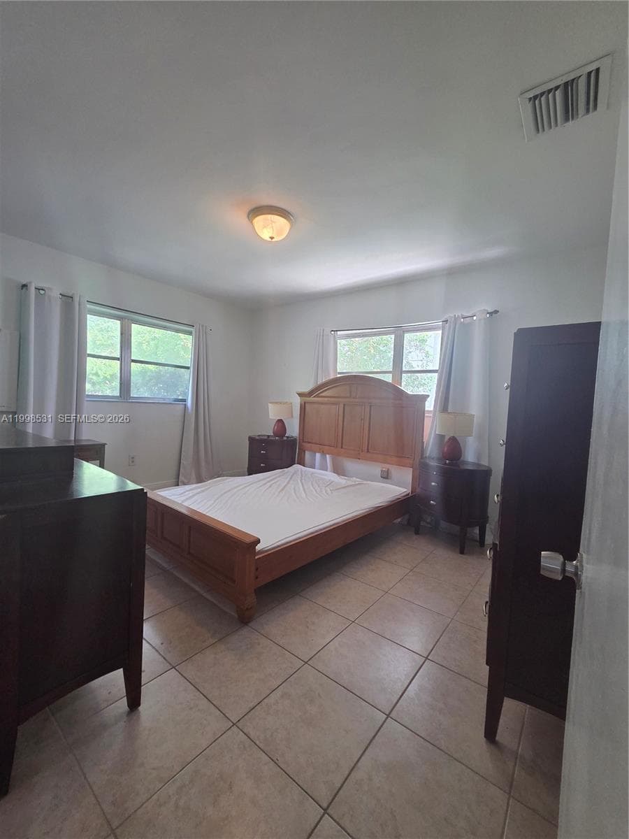 345 Malaga Ave, Coral Gables FL 33134 — 36