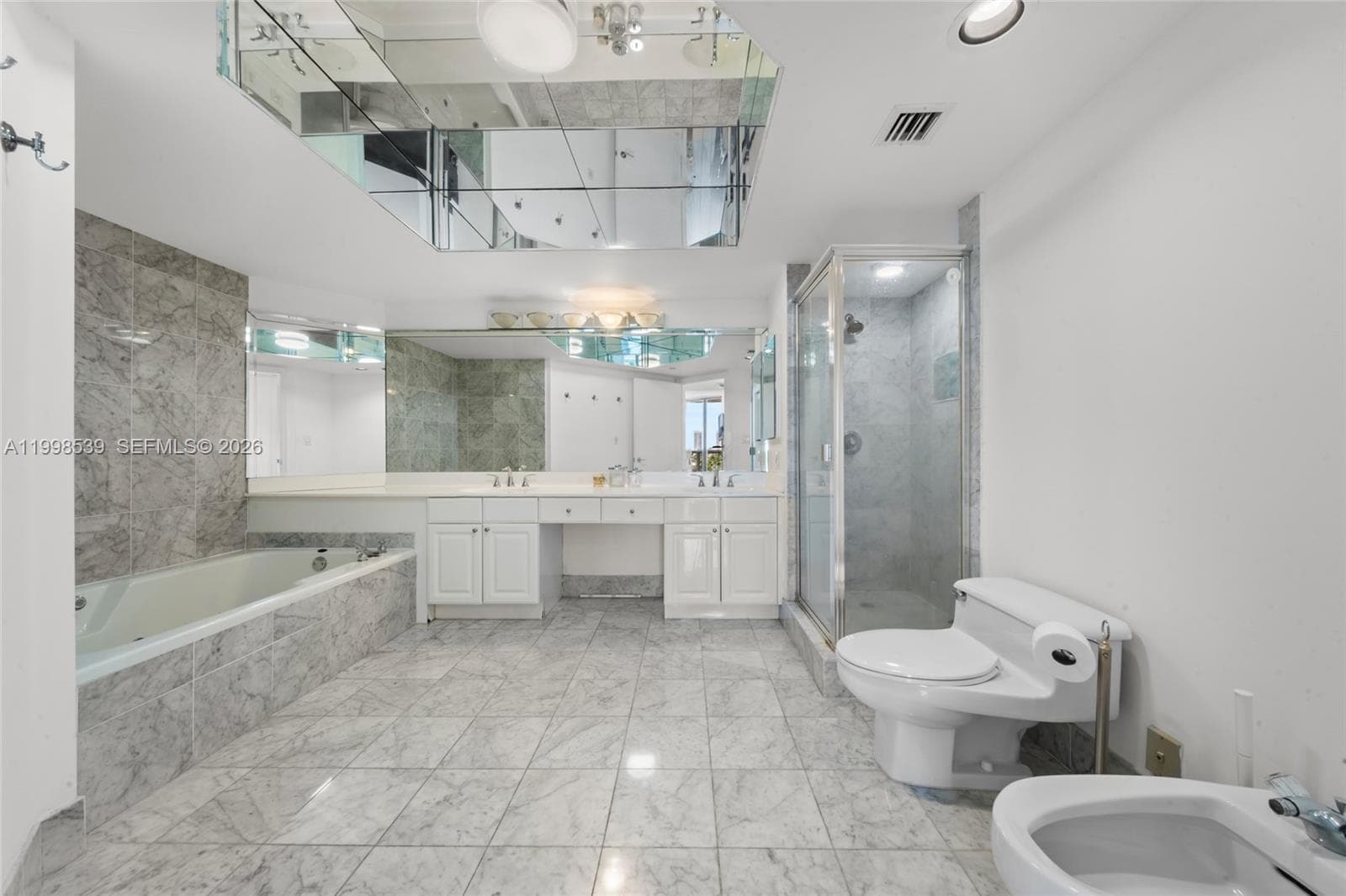 3598 Yacht Club Dr, Aventura FL 33180 — 23