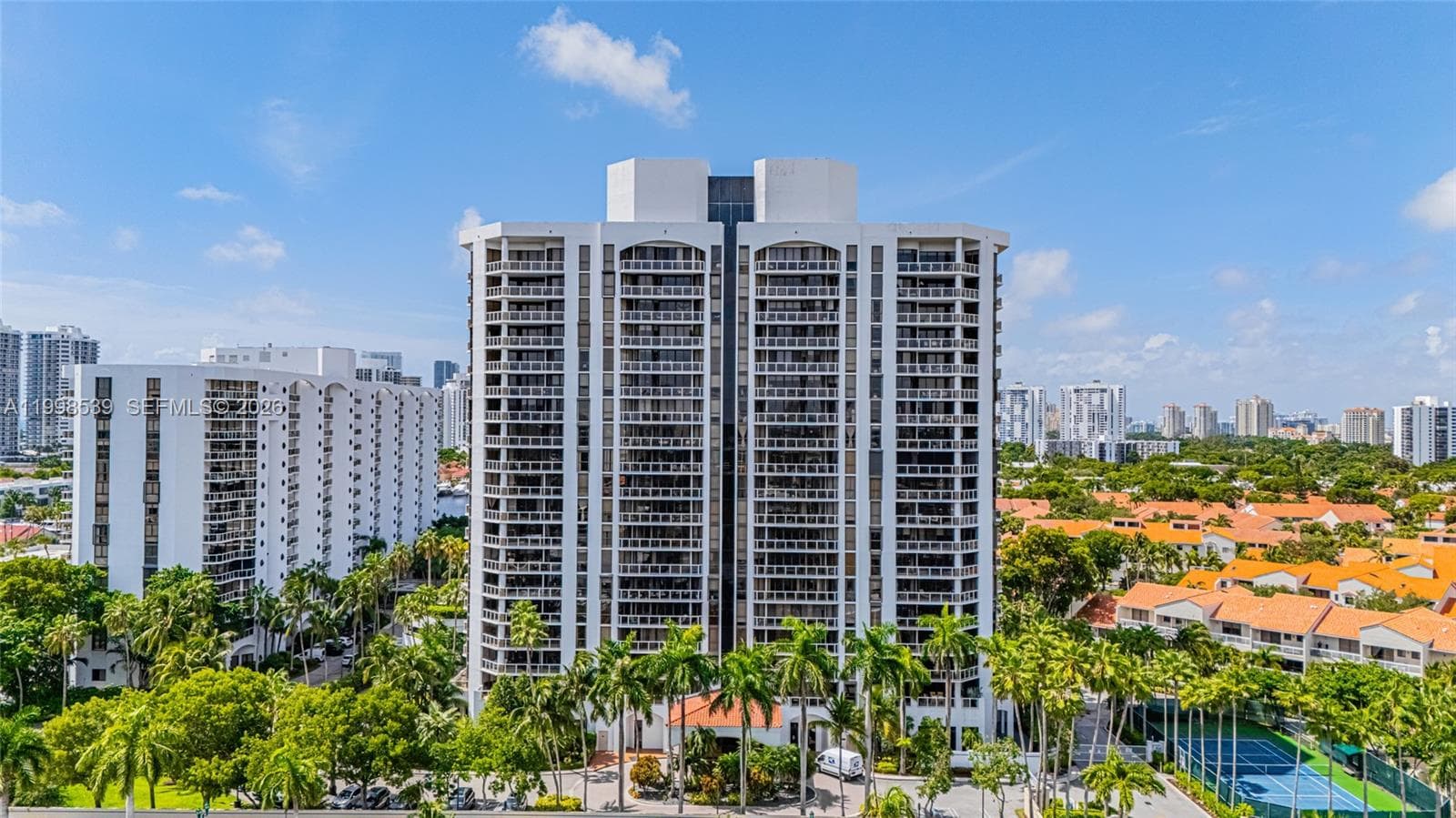 3598 Yacht Club Dr, Aventura FL 33180 — 52