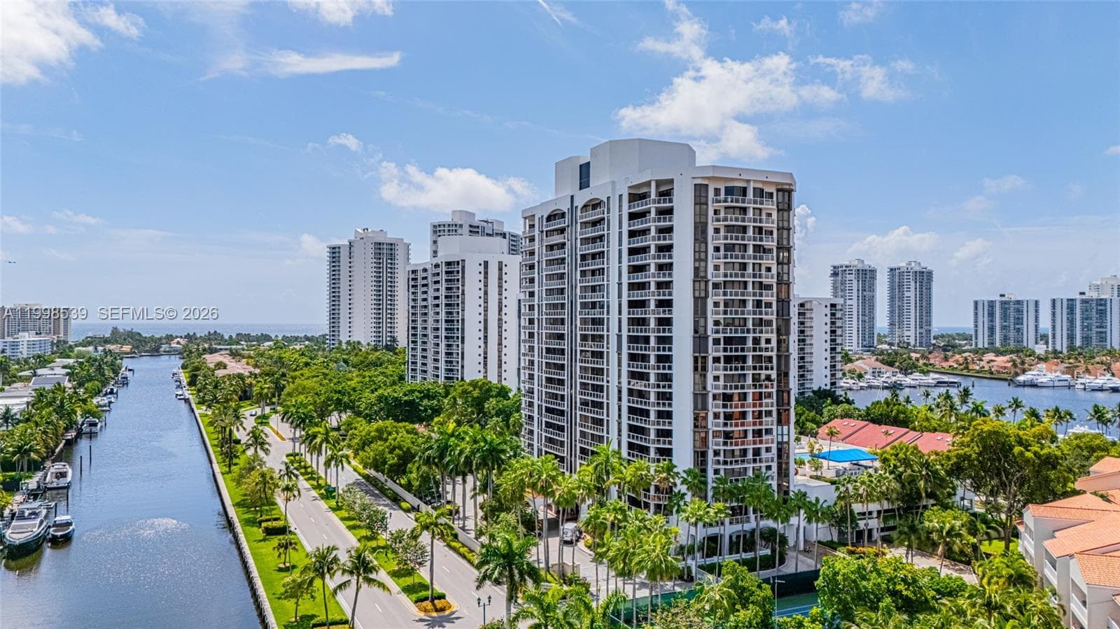 3598 Yacht Club Dr, Aventura FL 33180 — 53