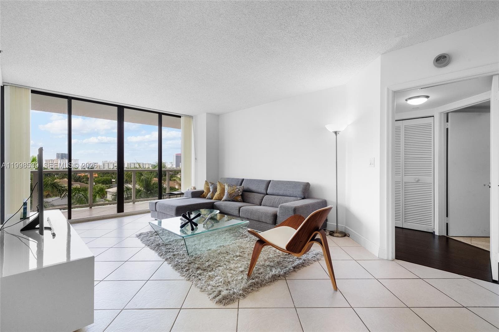 3598 Yacht Club Dr, Aventura FL 33180 — 3