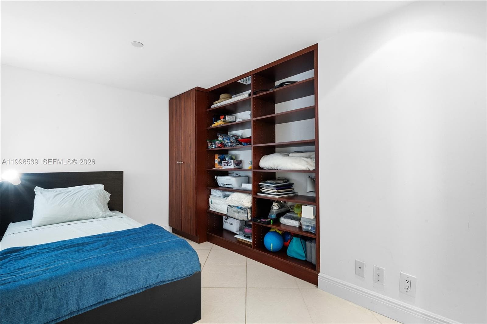 3598 Yacht Club Dr, Aventura FL 33180 — 30