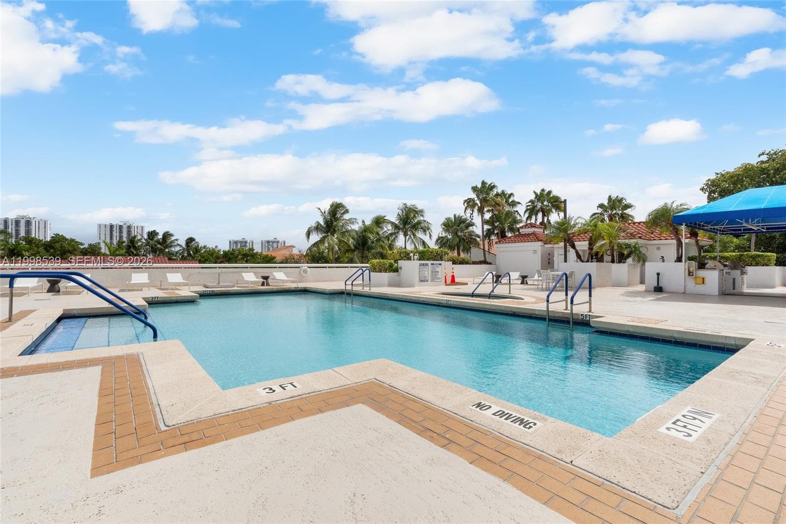 3598 Yacht Club Dr, Aventura FL 33180 — 50