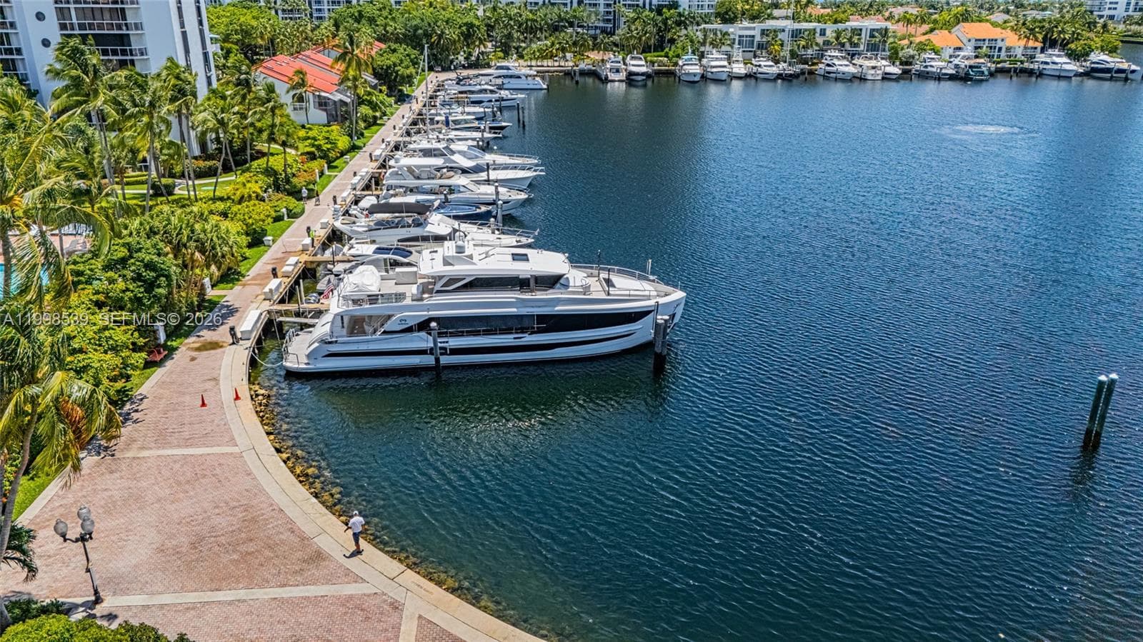 3598 Yacht Club Dr, Aventura FL 33180 — 40