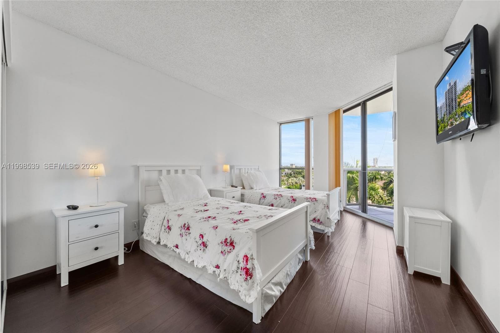 3598 Yacht Club Dr, Aventura FL 33180 — 25