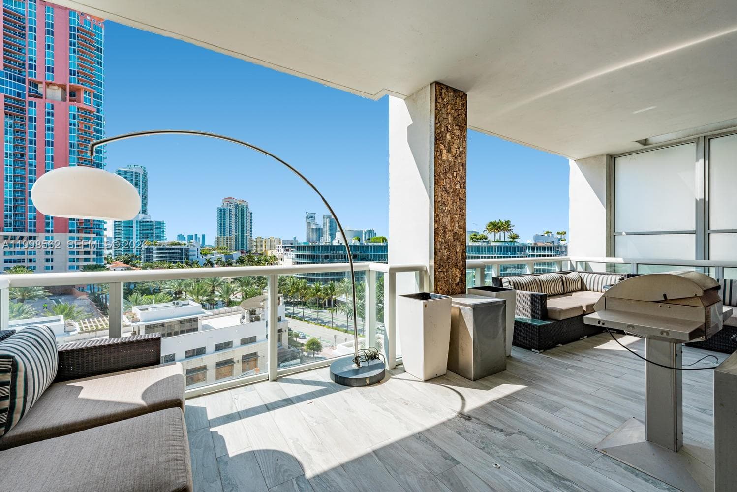 50 S Pointe Dr # 905, Miami Beach FL 33139 — 23