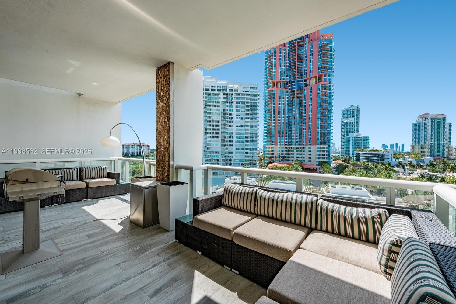 50 S Pointe Dr # 905, Miami Beach FL 33139 — 24