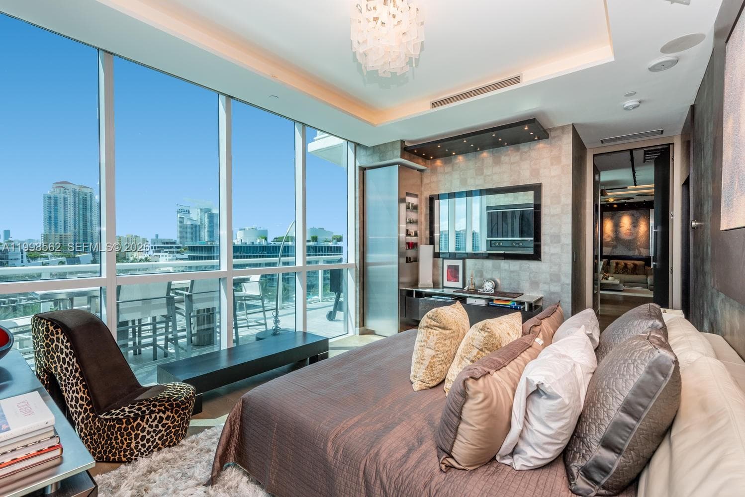 50 S Pointe Dr # 905, Miami Beach FL 33139 — 29