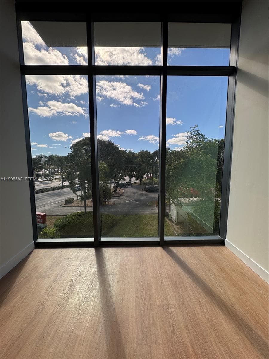 21290 Biscayne Blvd # 408, Aventura FL 33180 — 1