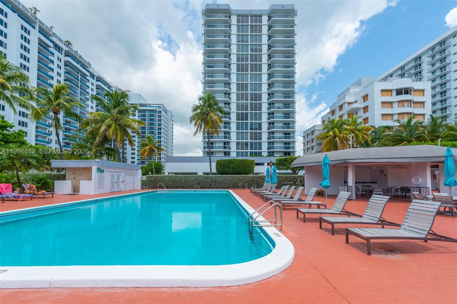 2401 Collins Ave # 1007, Miami Beach FL 33140 — 23