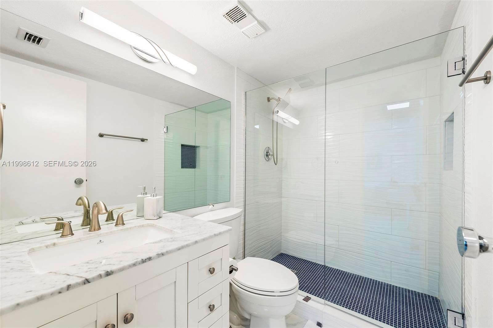 2401 Collins Ave # 1007, Miami Beach FL 33140 — 13