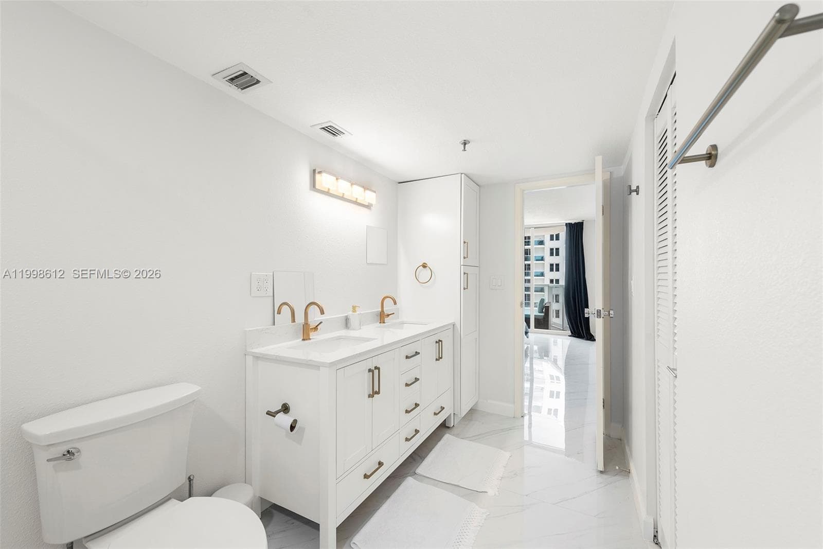2401 Collins Ave # 1007, Miami Beach FL 33140 — 16