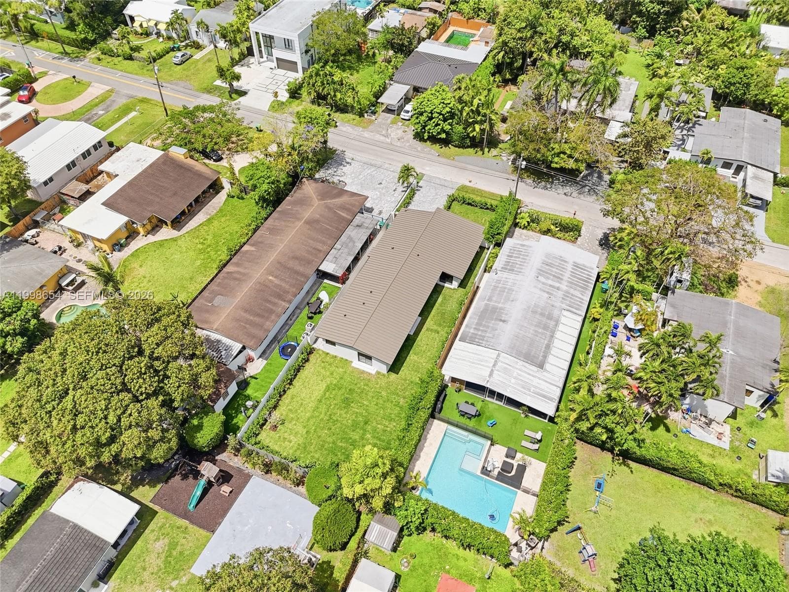 6332 SW 28th St, Miami FL 33155 — 42