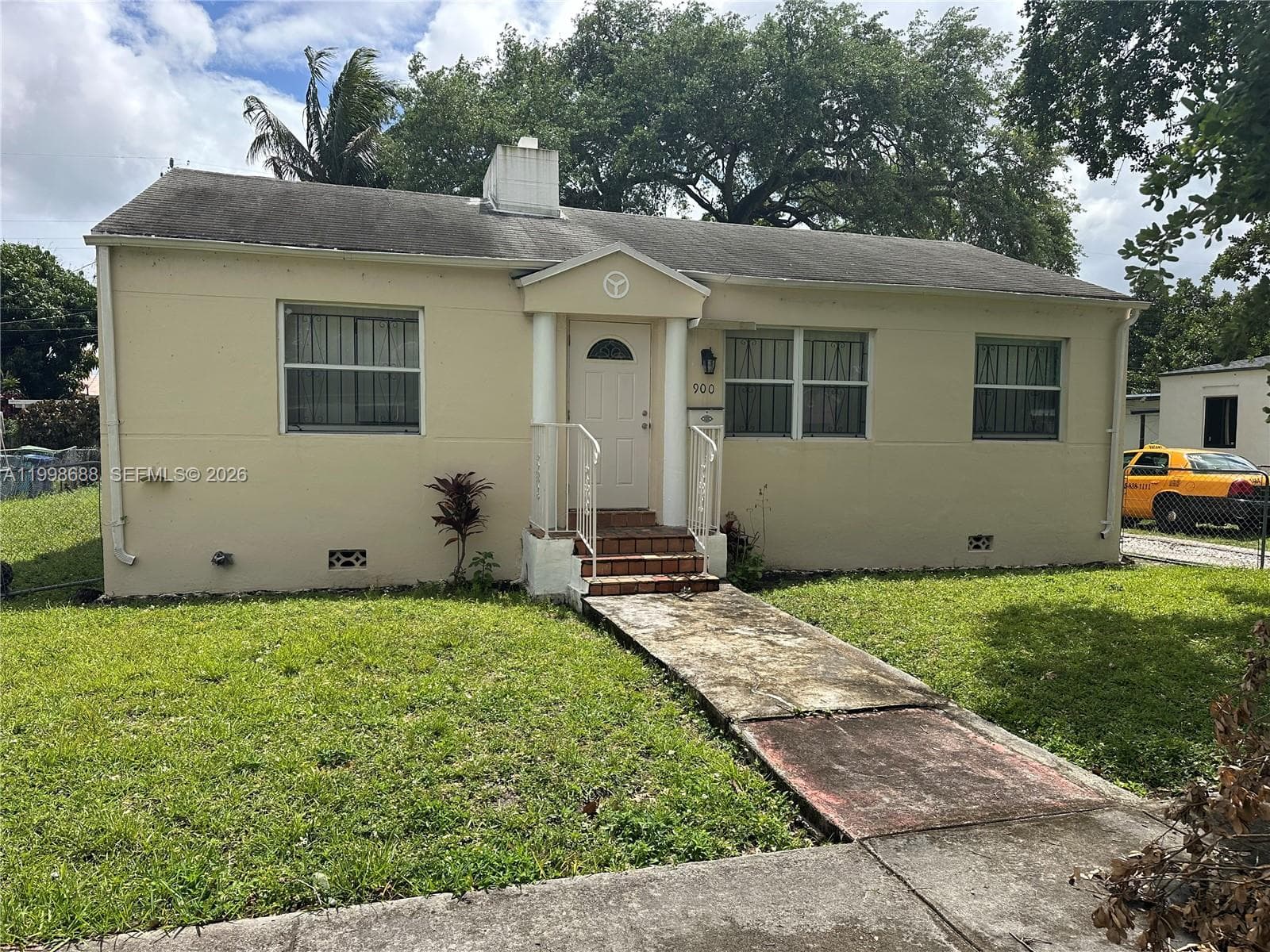 900 NW 75th St, Miami FL 33150 — 17