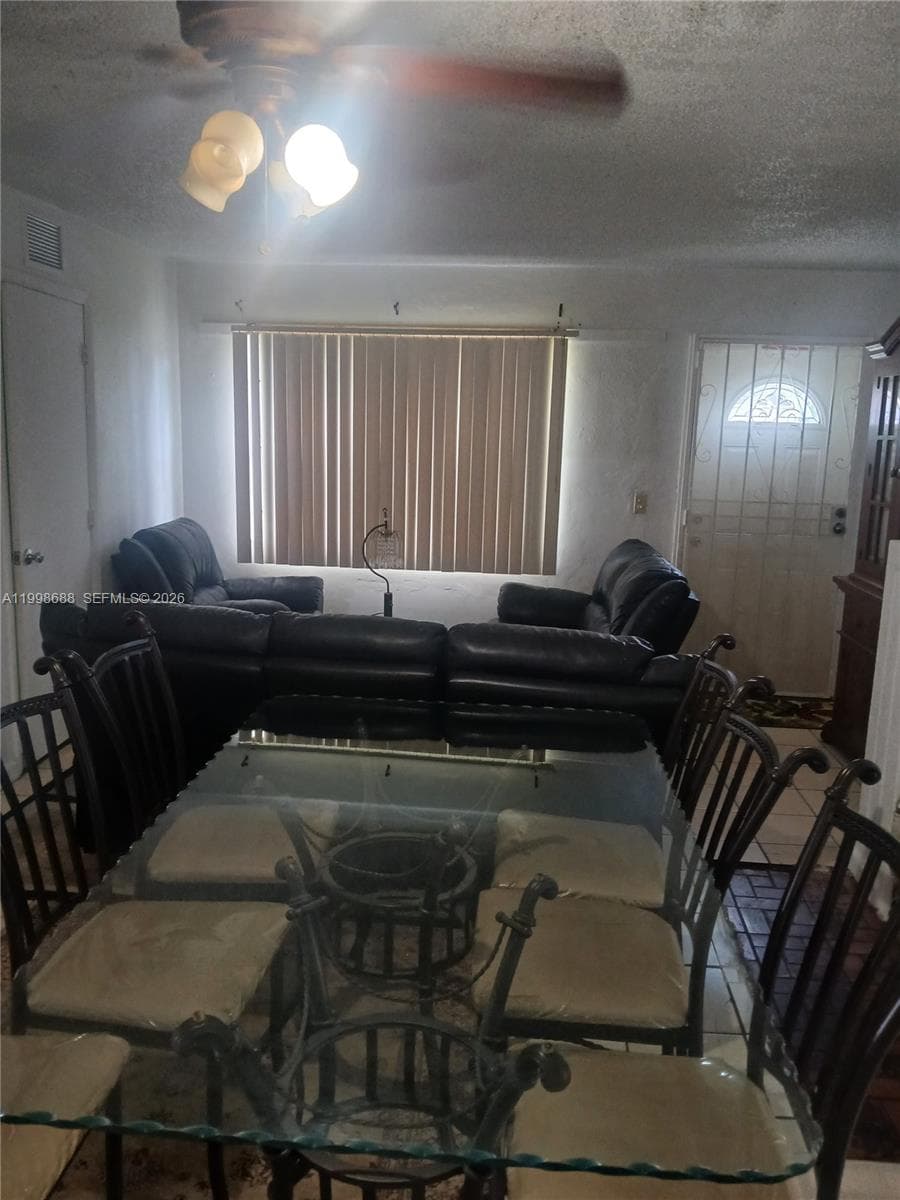 900 NW 75th St, Miami FL 33150 — 7