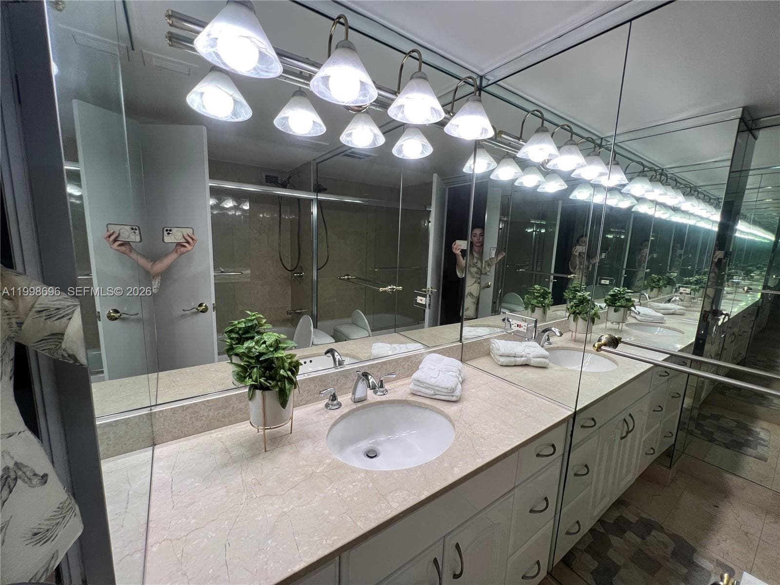 18041 Biscayne Blvd # 1104, Aventura FL 33160 — 16