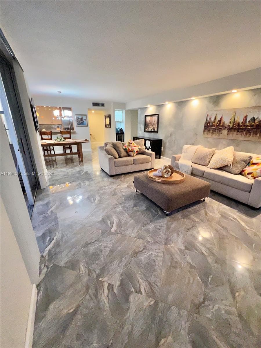 18041 Biscayne Blvd # 1104, Aventura FL 33160 — 14