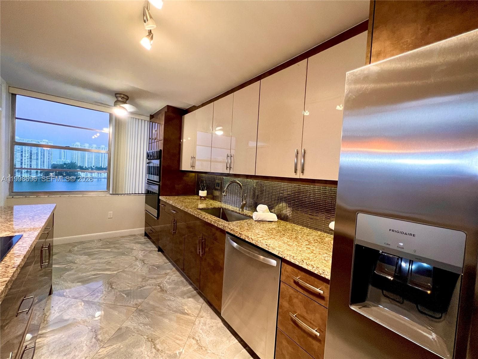 18041 Biscayne Blvd # 1104, Aventura FL 33160 — 11
