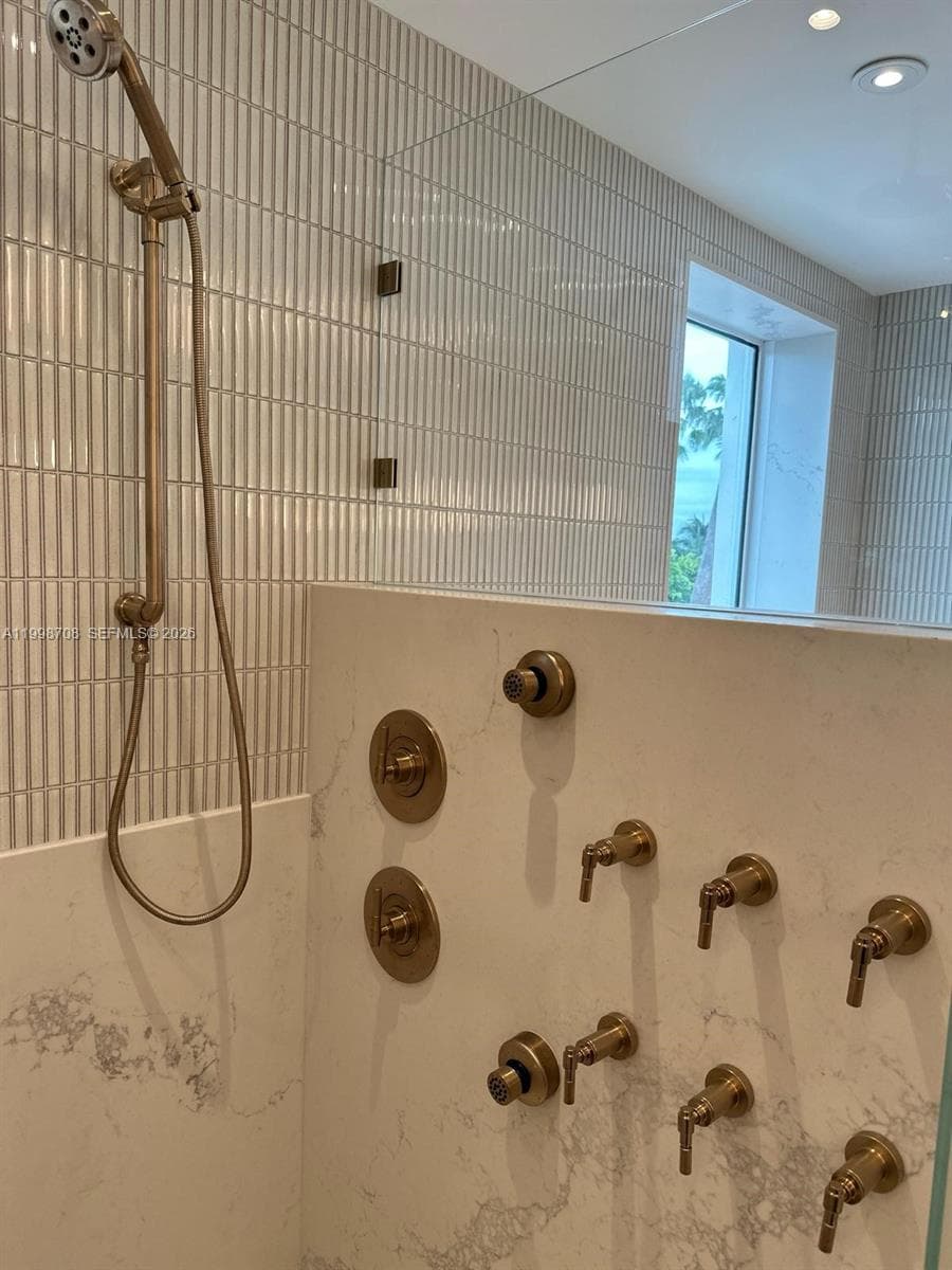 Lake Villa Two Condo, Key Biscayne, FL — 22