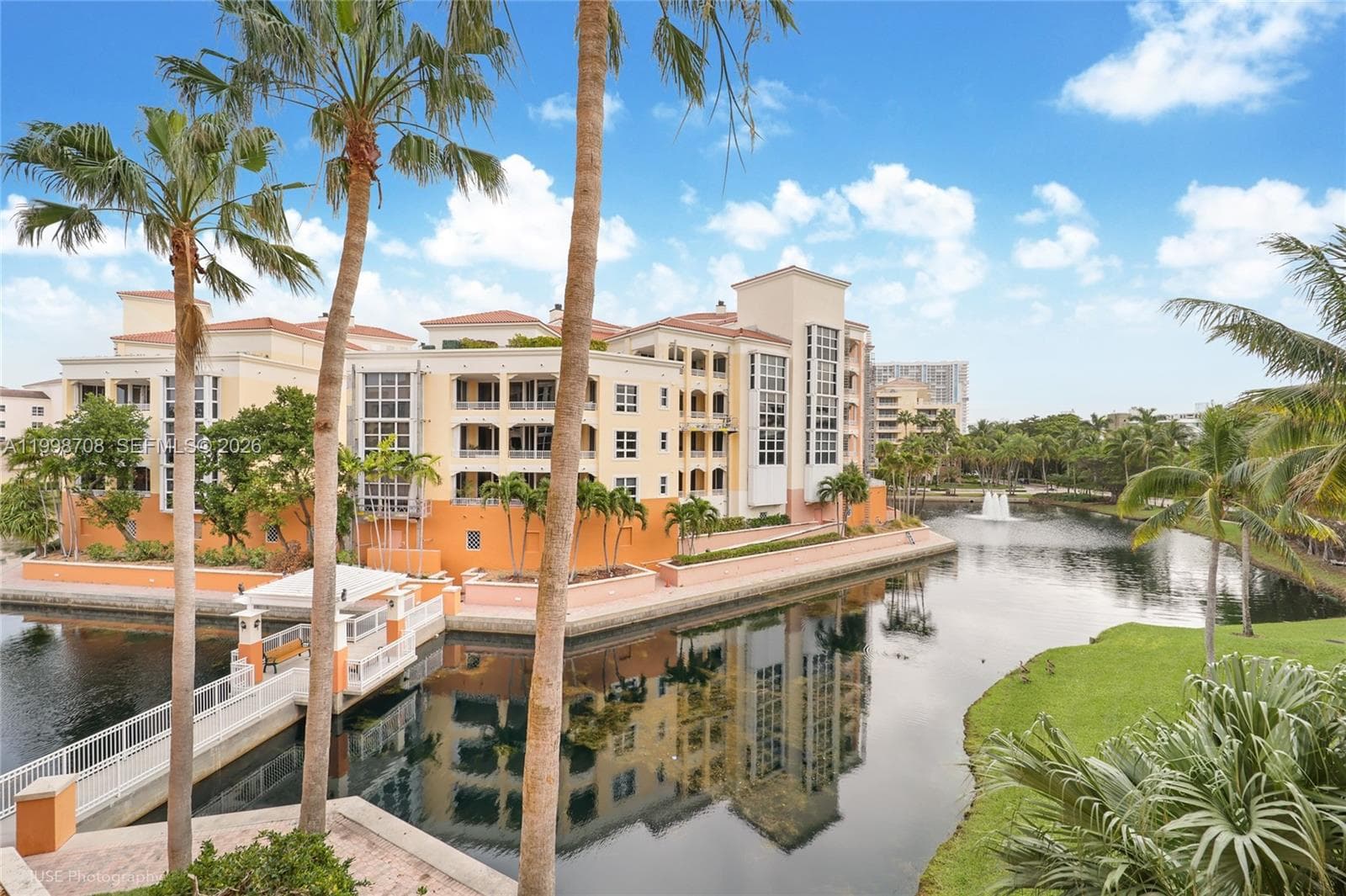 Lake Villa Two Condo, Key Biscayne, FL — 33