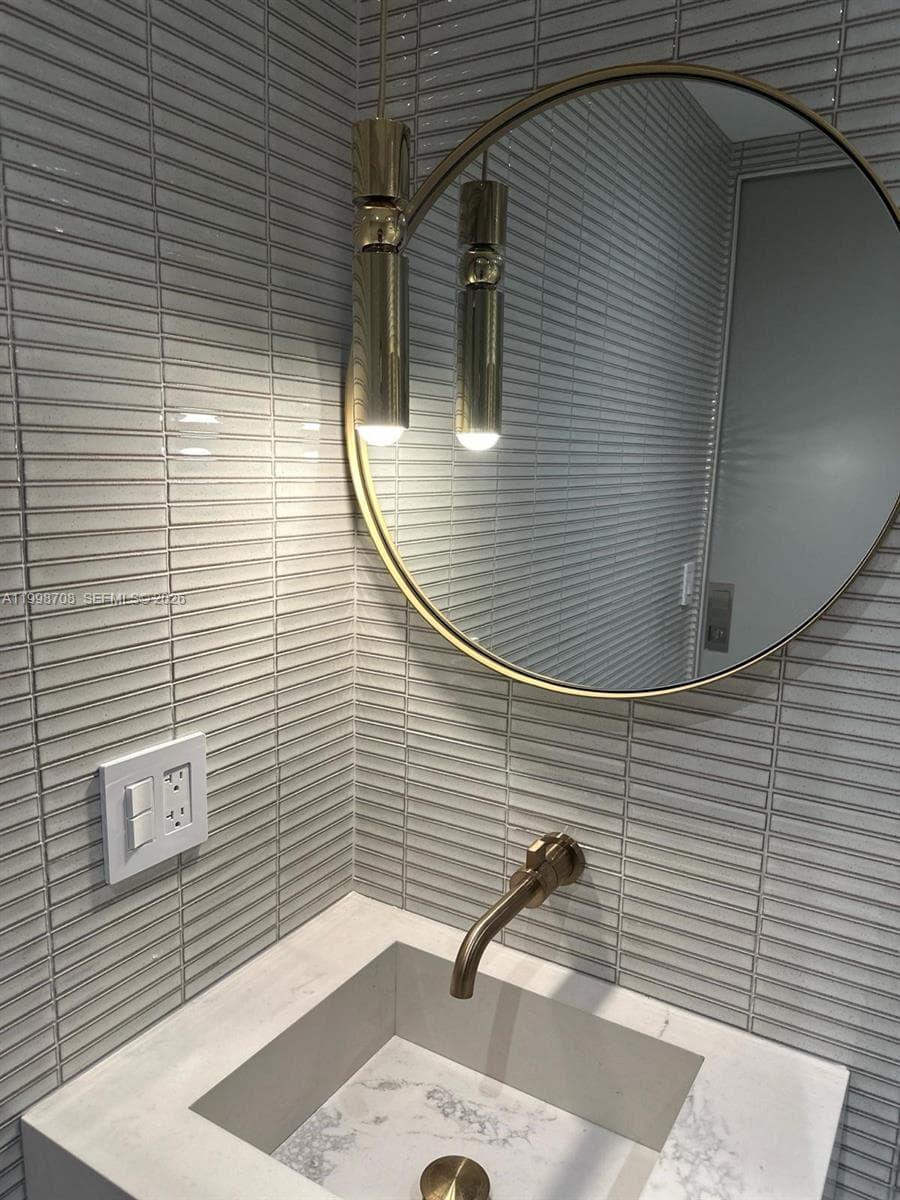Lake Villa Two Condo, Key Biscayne, FL — 29