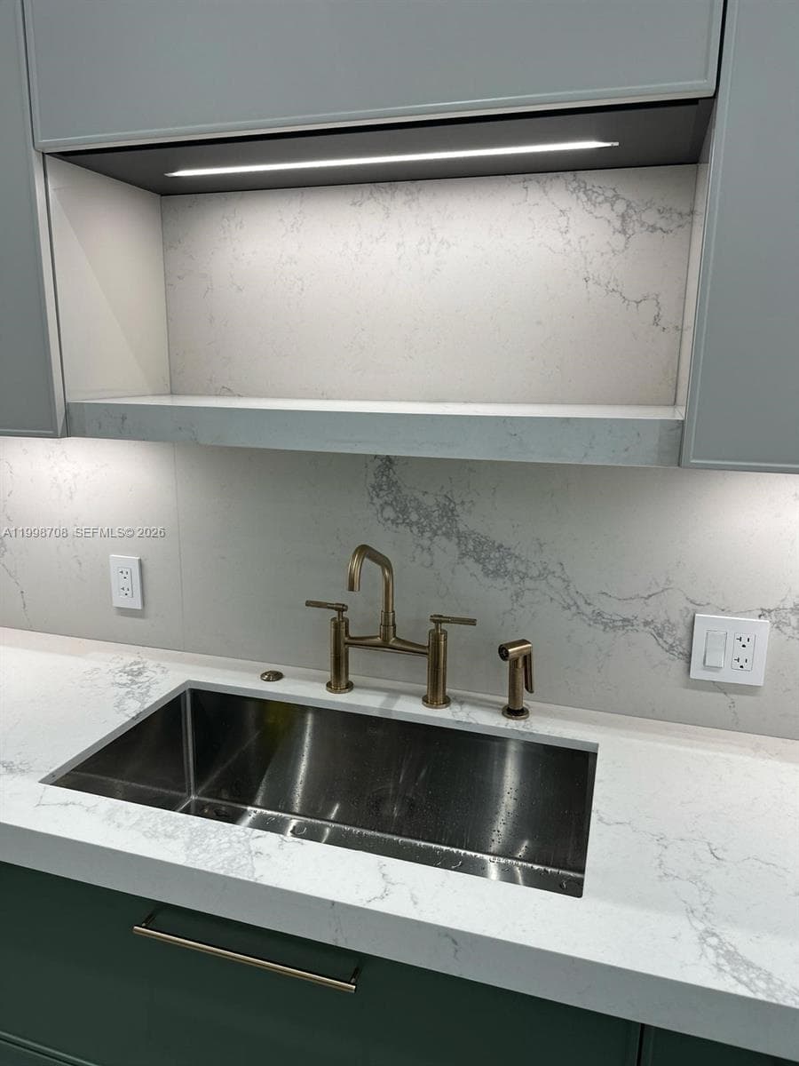 Lake Villa Two Condo, Key Biscayne, FL — 4