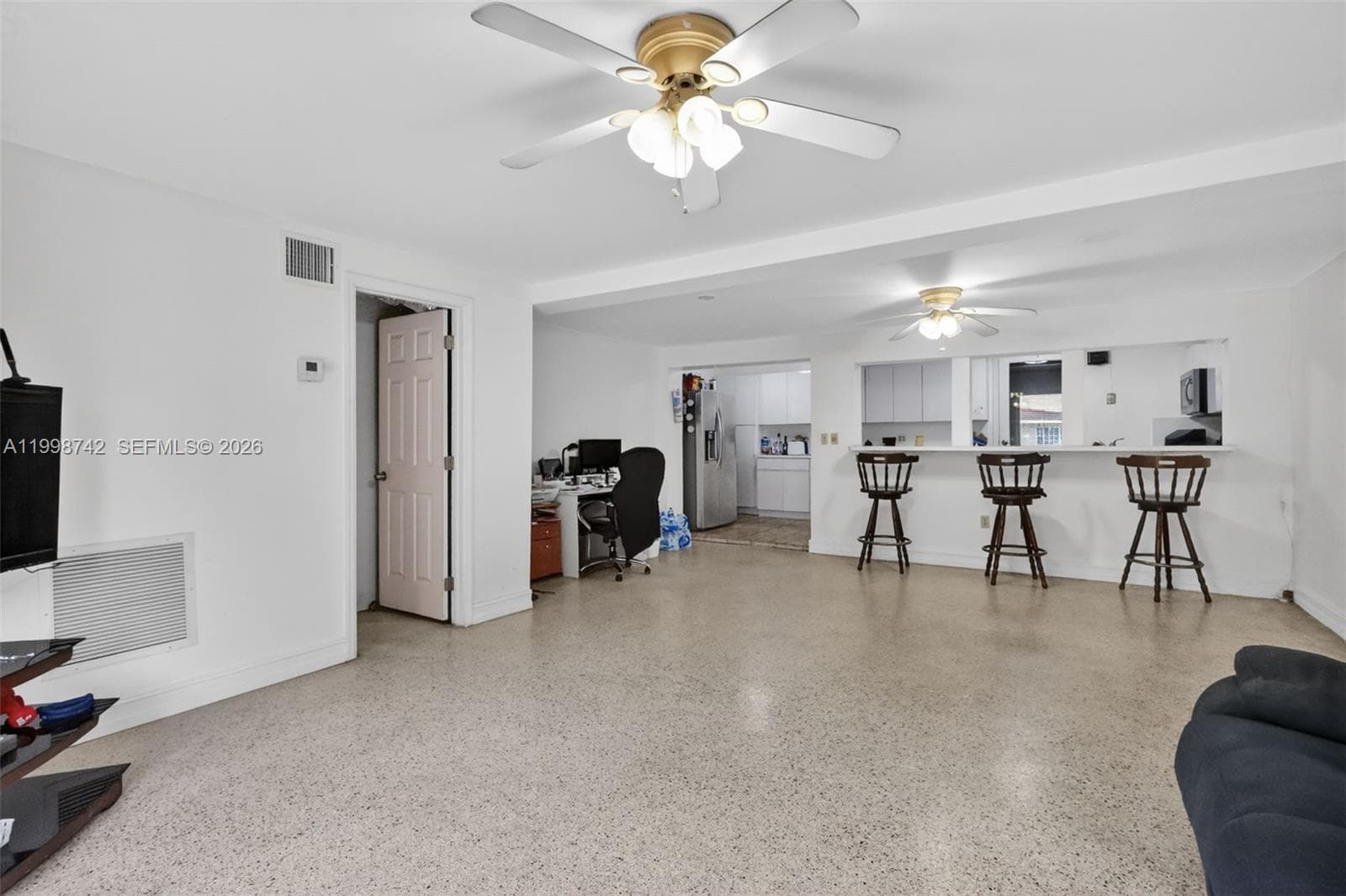 733 W 33rd St, Hialeah FL 33012 — 23