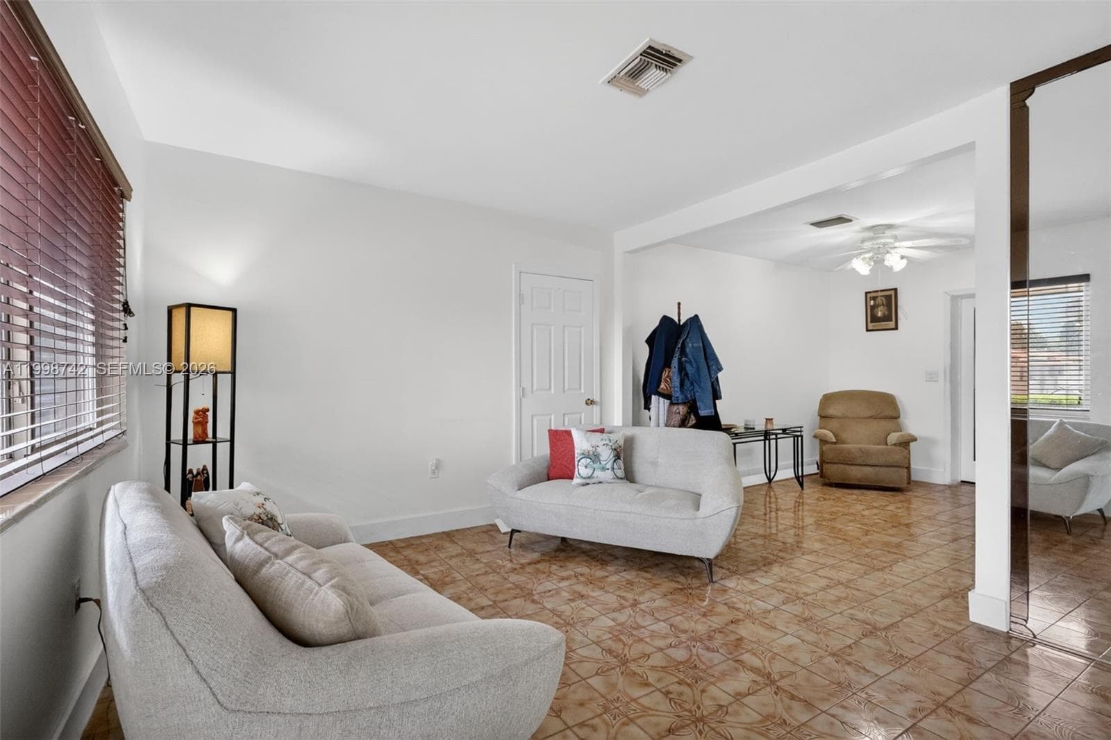 733 W 33rd St, Hialeah FL 33012 — 2