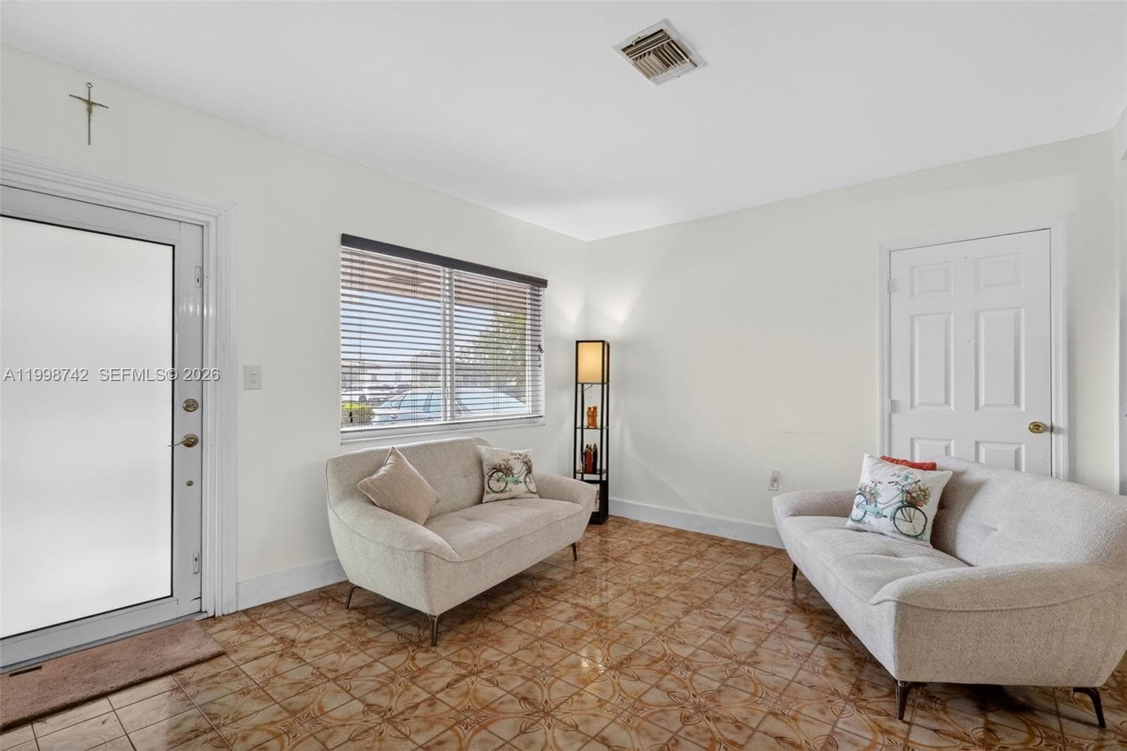 733 W 33rd St, Hialeah FL 33012 — 3