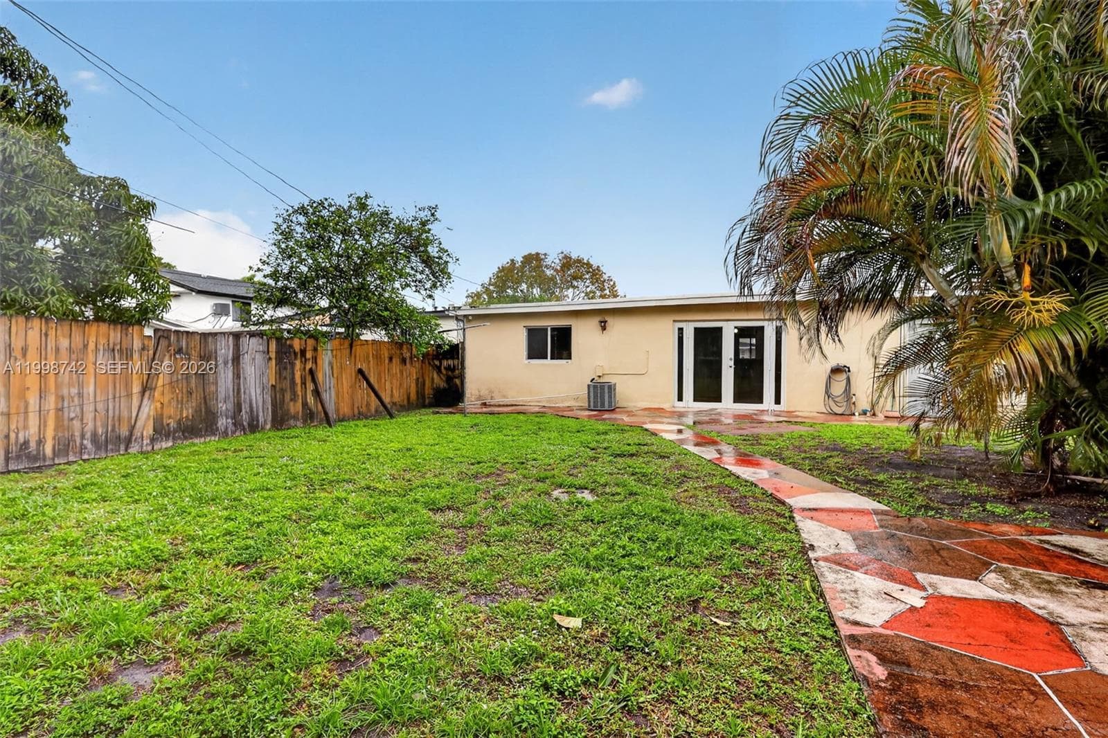 733 W 33rd St, Hialeah FL 33012 — 38
