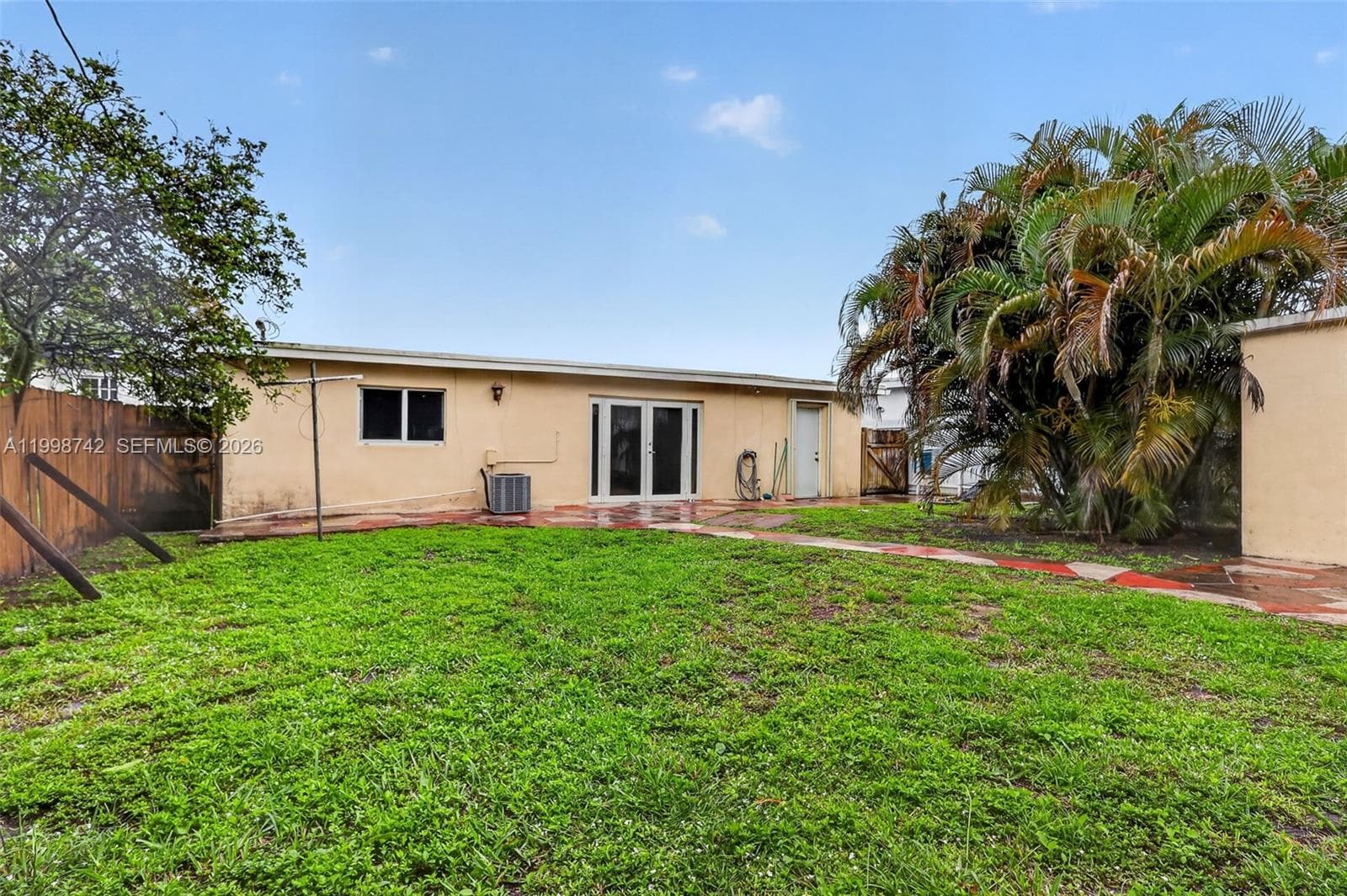 733 W 33rd St, Hialeah FL 33012 — 37